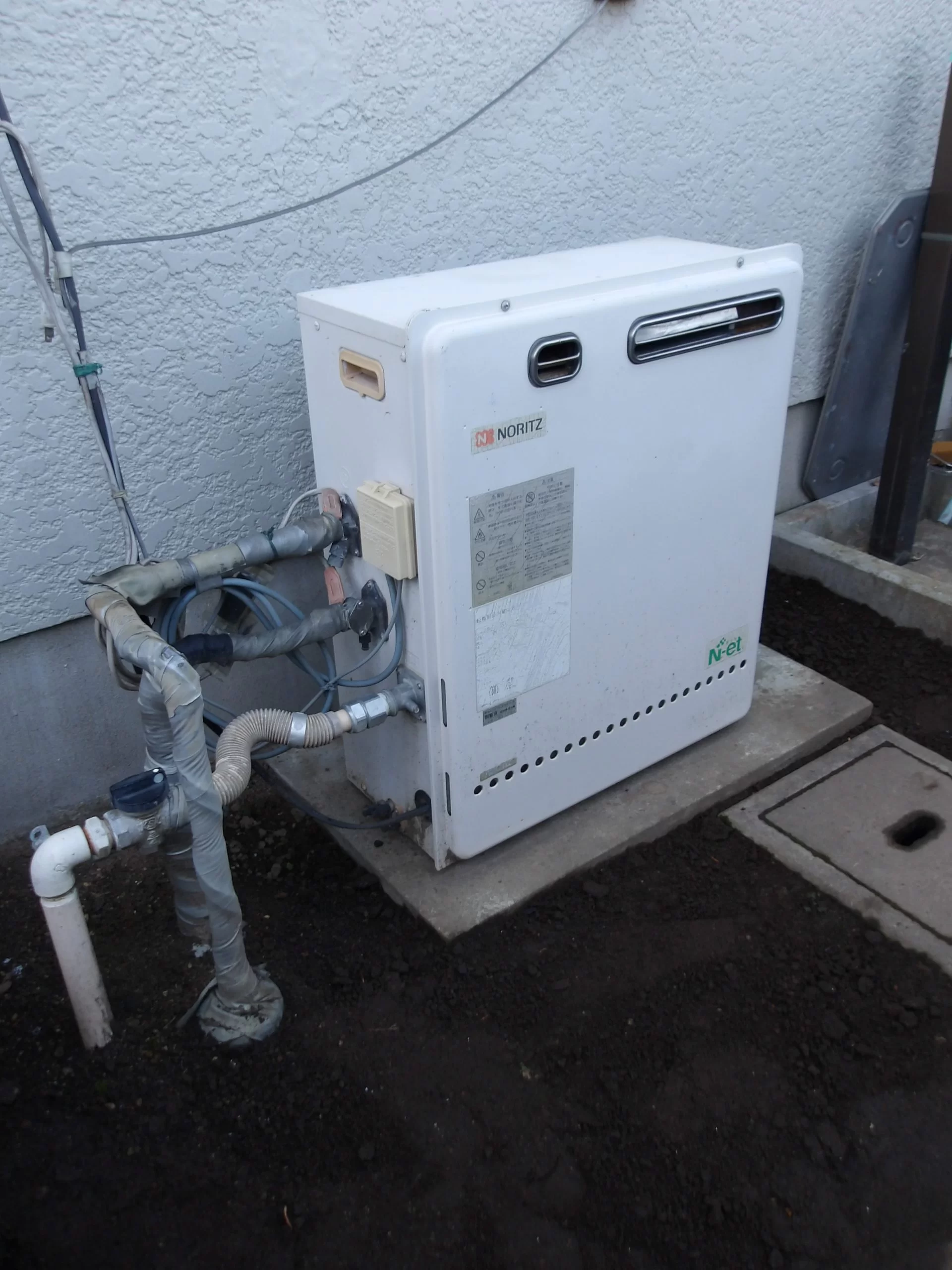   ガス給湯器　ノーリツGT-C2072SAR交換（エコジョーズ）（宮城県仙台市青葉区貝ヶ森）の施工前画像 / 宮城・仙台・山形の給湯器交換［シマツ］