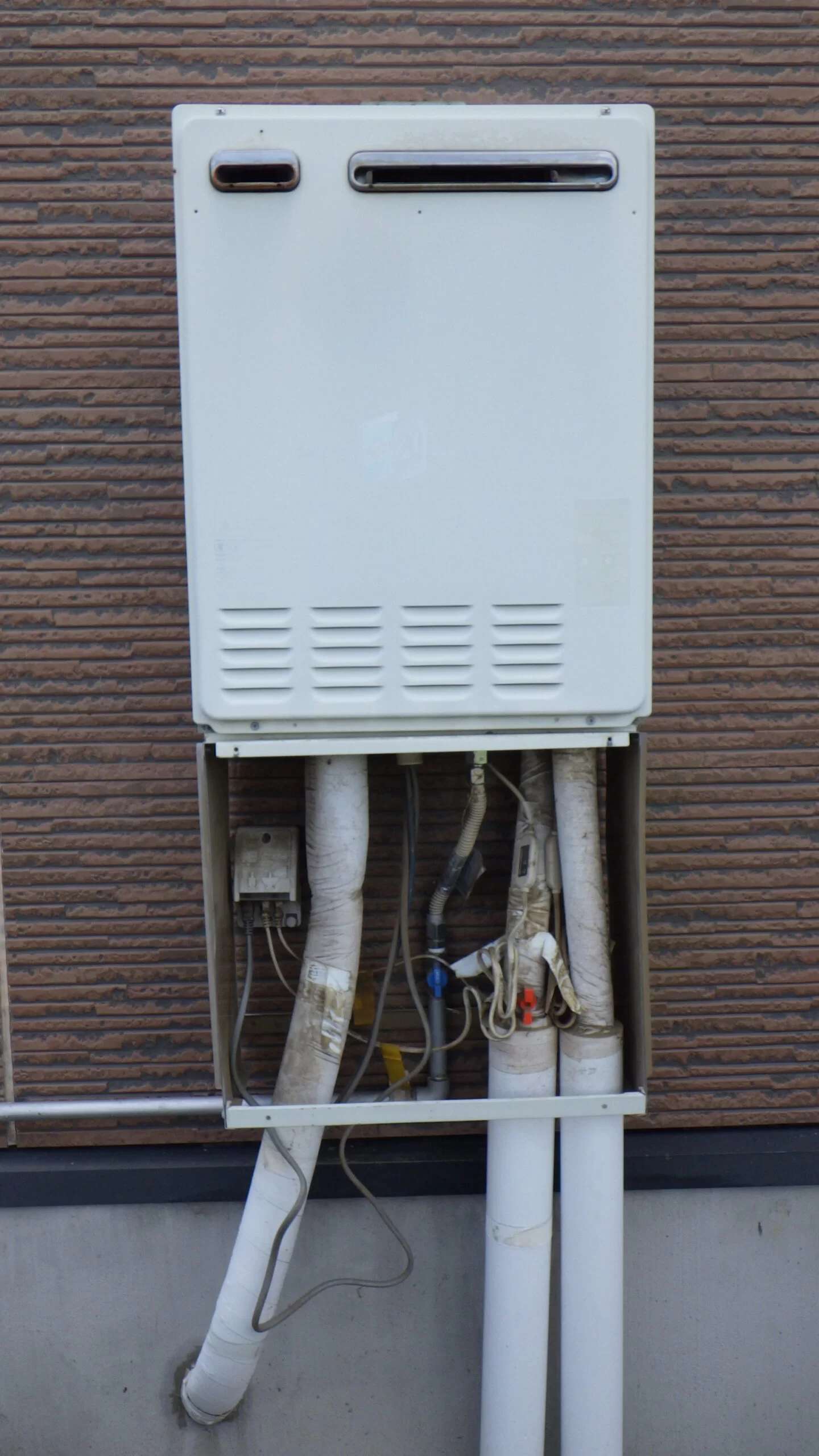   ガス給湯器　パロマFH-2023SAW-1交換（宮城県登米市石越町南郷）の施工前画像 / 宮城・仙台・山形の給湯器交換［シマツ］