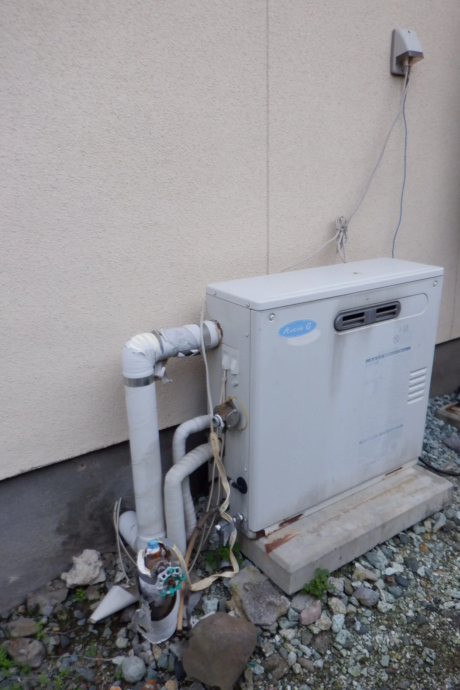   石油給湯器　長府製作所KIBF-4770DA交換（山形県天童市長岡）の施工前画像 / 宮城・仙台・山形の給湯器交換［シマツ］