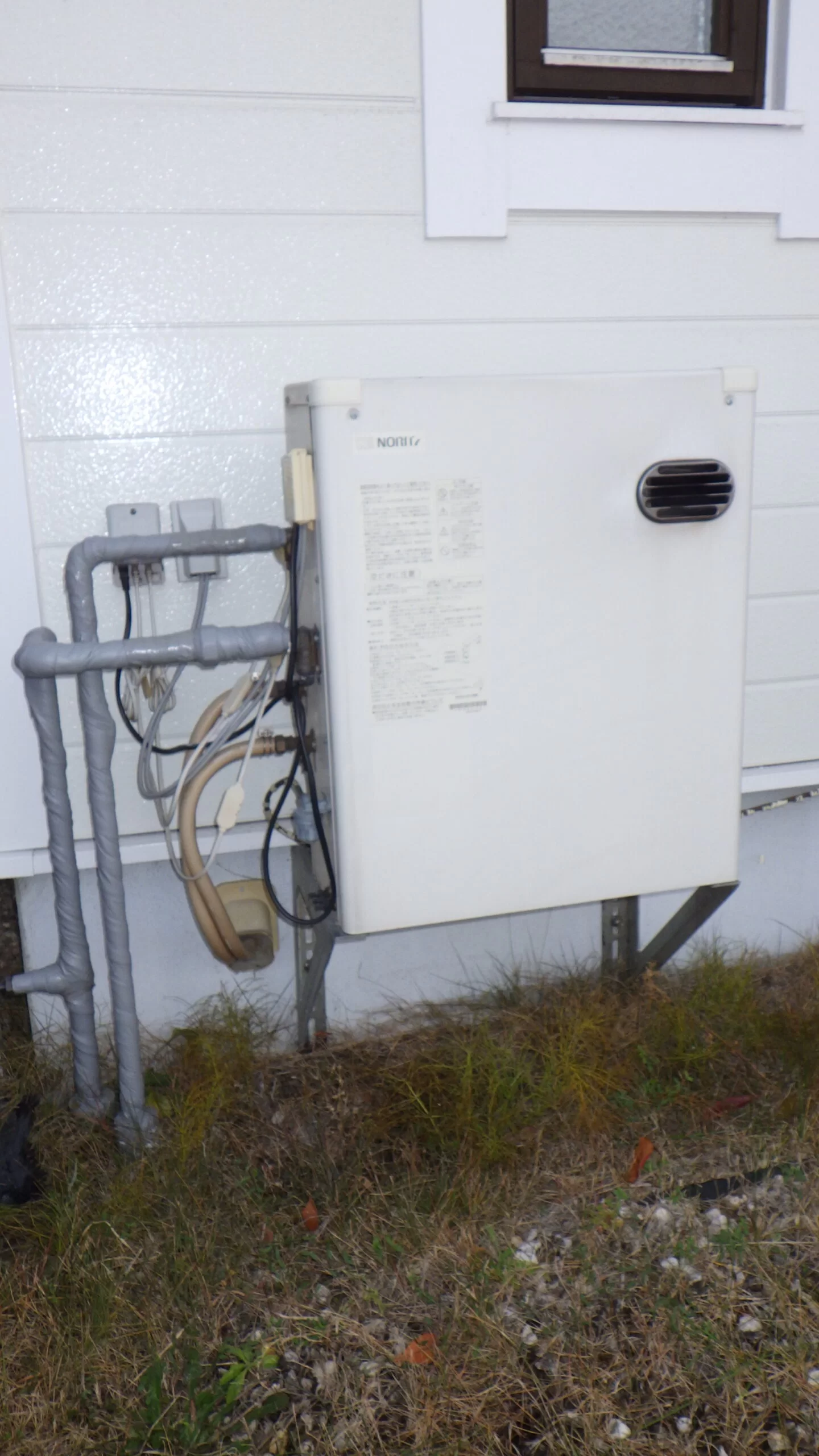   石油給湯器　長府製作所EHKF-4771DSX交換(エコフィール)（宮城県富谷市成田）の施工前画像 / 宮城・仙台・山形の給湯器交換［シマツ］