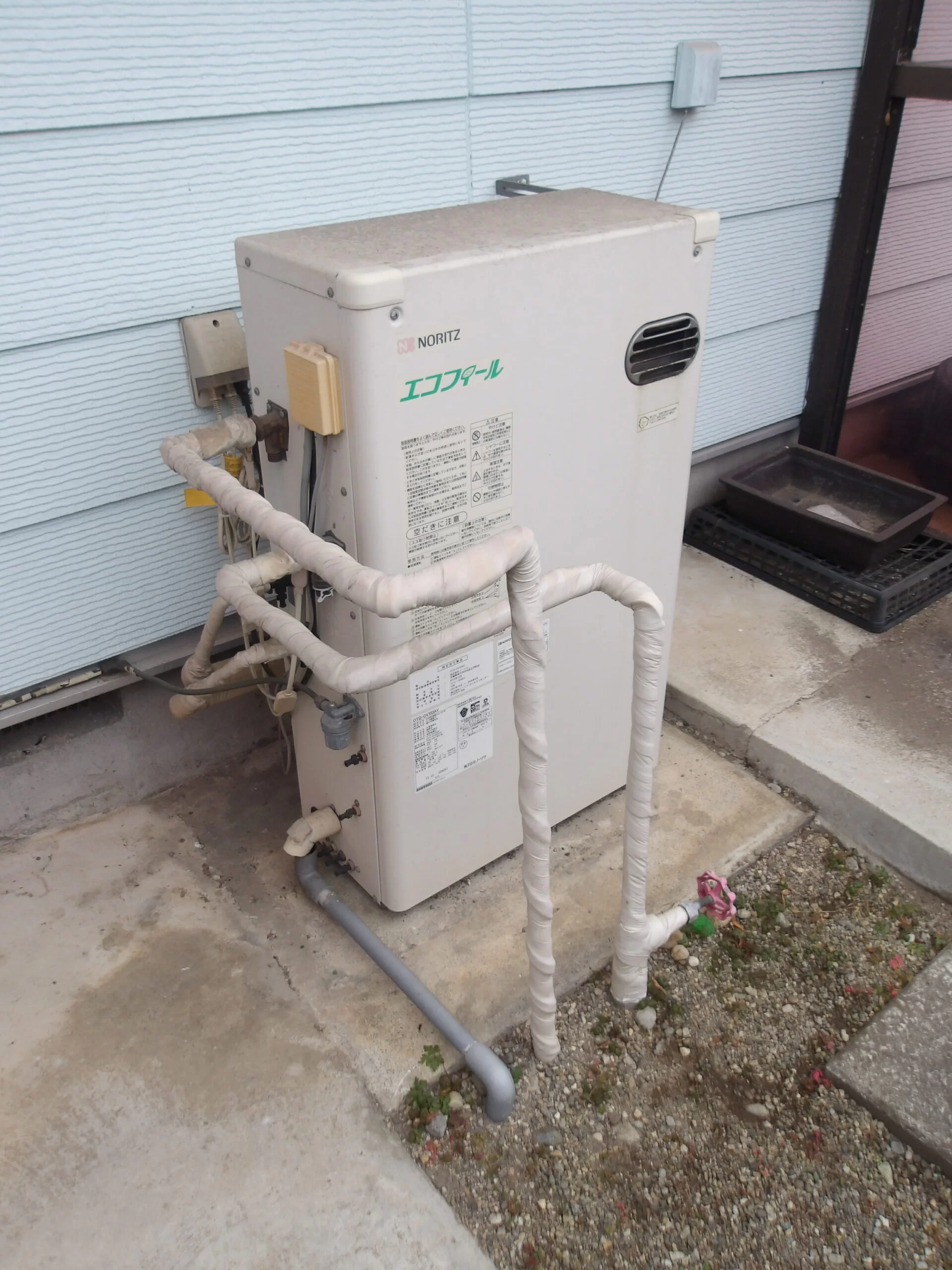   石油給湯器　長府製作所EHKF-4771DSX交換(エコフィール)（宮城県仙台市青葉区愛子中央）の施工前画像 / 宮城・仙台・山形の給湯器交換［シマツ］