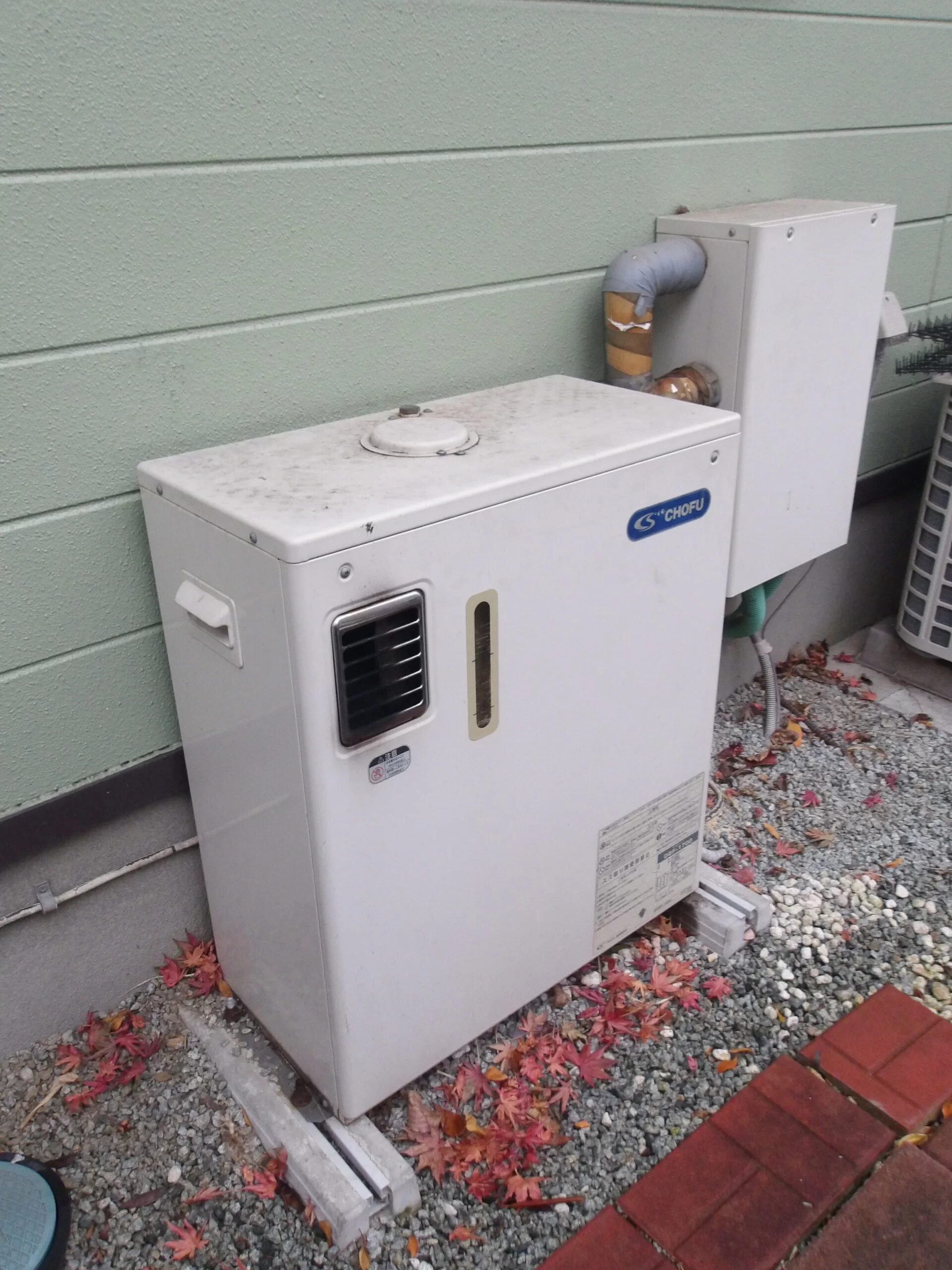   石油暖房熱源機　長府製作所EDBF-1913RG交換(エコフィール)（宮城県仙台市泉区北中山）の施工前画像 / 宮城・仙台・山形の給湯器交換［シマツ］