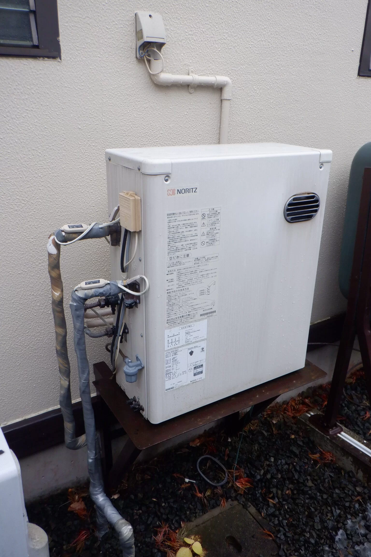   石油給湯器　ノーリツOTQ-4706SAY交換（宮城県岩沼市朝日）の施工前画像 / 宮城・仙台・山形の給湯器交換［シマツ］